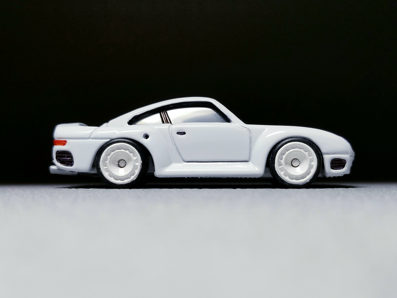 Illustration for article titled Stuttgart Sunday: Custom Porsche 959